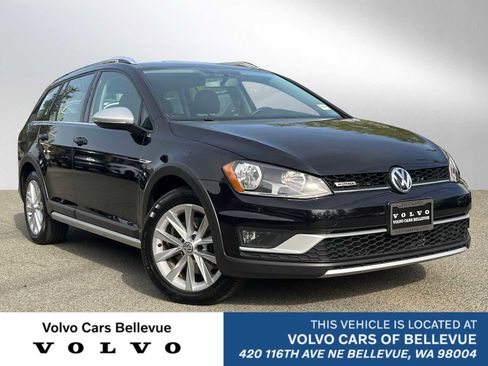 Used 2017 Volkswagen Golf Alltrack S AWD/4WD image 1