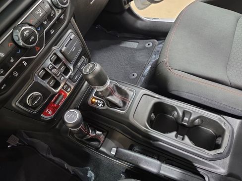 Used 2023 Jeep Wrangler Unlimited Rubicon w/ Xtreme Recon 35" Tire Package image 23