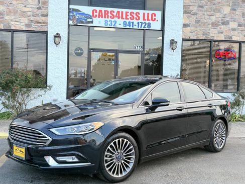 Used 2017 Ford Fusion SE w/ Fusion SE Technology Package FWD image 1