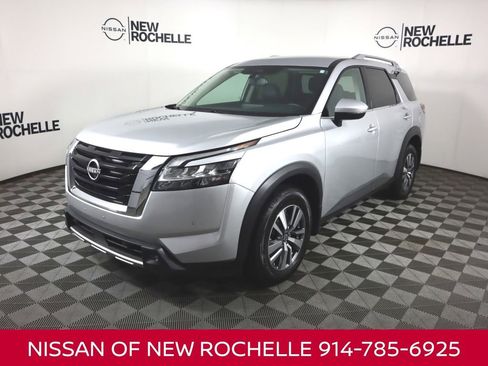 Used 2022 Nissan Pathfinder SL AWD/4WD image 1