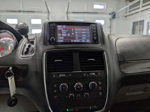 Used 2017 Dodge Grand Caravan SE w/ Power Window Group image 26