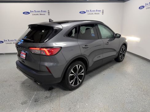 Used 2022 Ford Escape SE w/ SE Sport Appearance Package image 6