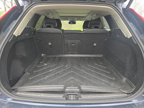 Used 2023 Volvo XC60 B5 Core w/ Climate Package AWD/4WD image 18