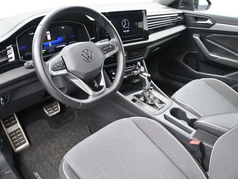 Used 2025 Volkswagen Jetta Sport FWD image 2