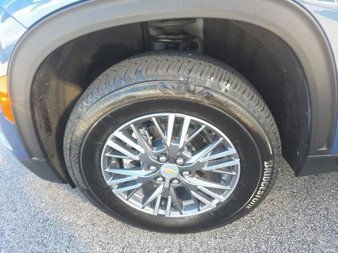 Used 2026 Chevrolet Traverse LT AWD/4WD image 12