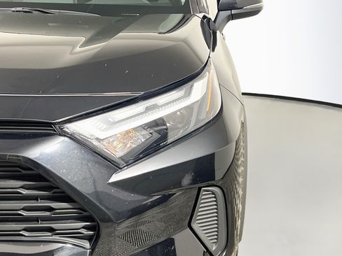 Used 2025 Toyota RAV4 XLE FWD image 11