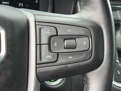 Used 2023 GMC Yukon XL SLT image 13