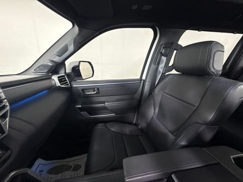 Used 2023 Toyota Tundra Platinum AWD/4WD image 19