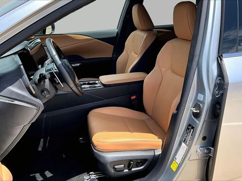 Used 2025 Lexus RX 350 Premium w/ Accessory Package (Z1) FWD image 8