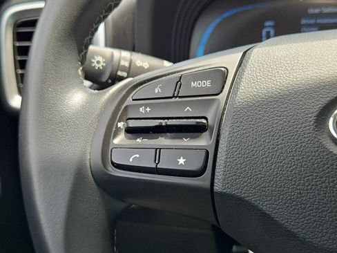 Used 2025 Hyundai Venue SEL FWD image 20