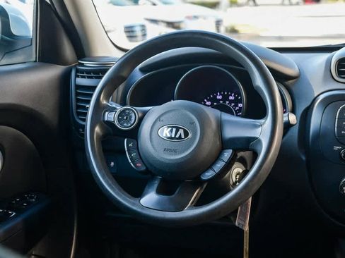 Used 2019 Kia Soul image 12