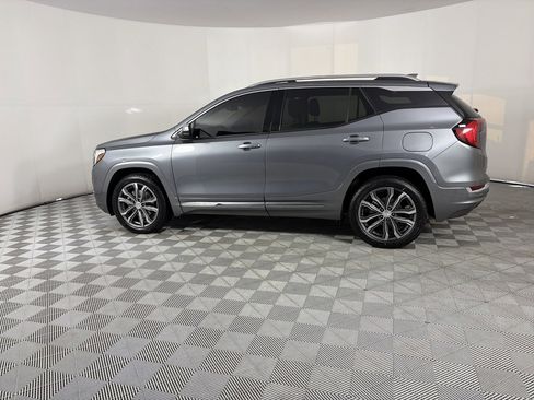 Used 2020 GMC Terrain Denali w/ Denali Premium Package image 4