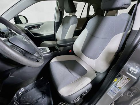 Certified 2022 Toyota RAV4 XLE w/ Convenience Package AWD/4WD image 18