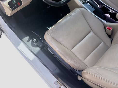 Used 2015 Honda Accord EX-L image 9