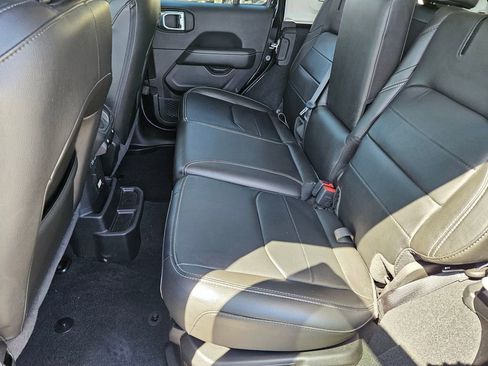 Certified 2022 Jeep Wrangler Unlimited Sahara image 23