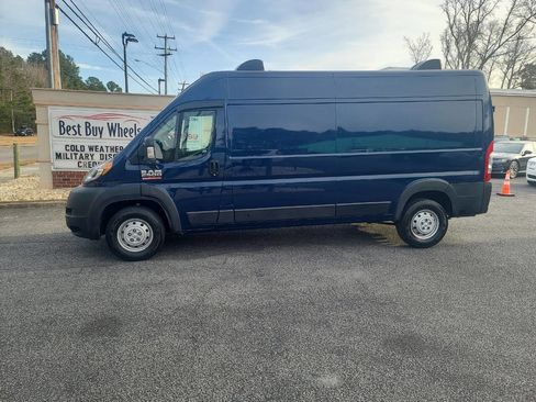 Used 2022 RAM ProMaster 2500 w/ Driver Convenience Group image 4