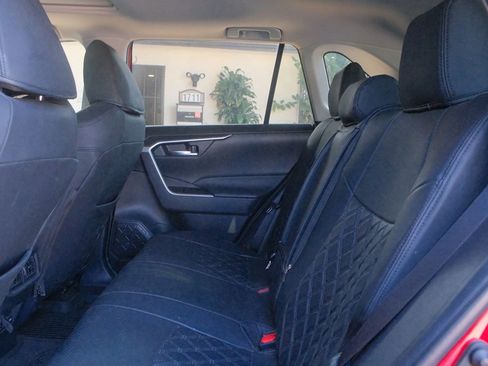 Used 2022 Toyota RAV4 XLE image 32