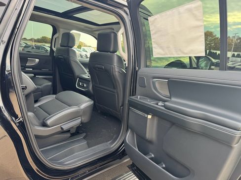 New 2025 Ford Expedition Max Platinum w/ Driver's Package image 19