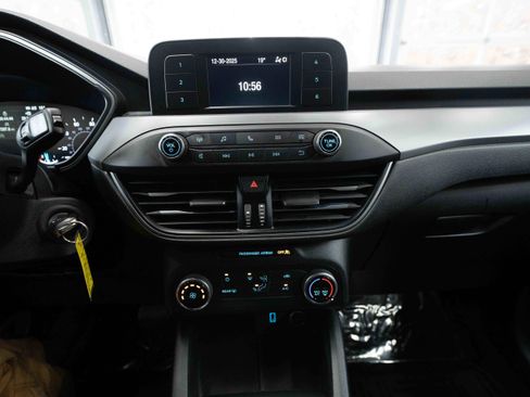 Used 2020 Ford Escape S image 17