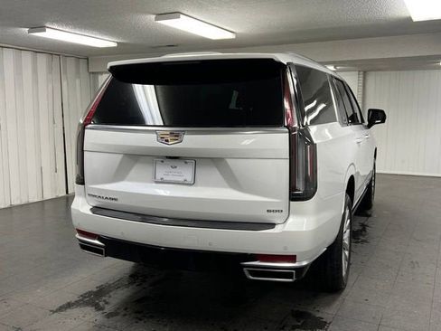 Certified 2024 Cadillac Escalade ESV Premium Luxury w/ Performance Package AWD/4WD image 5