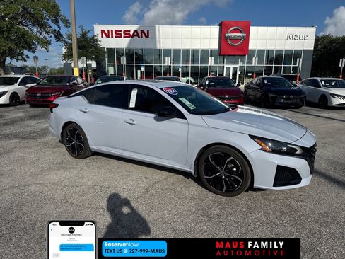 Used 2024 Nissan Altima 2.5 SR w/ SR Premium Package FWD image 1