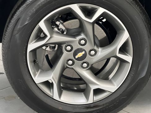 Used 2025 Chevrolet Trax LT w/ LT Convenience Package image 60