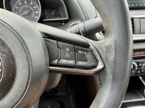 Used 2018 MAZDA MAZDA3 Sport FWD image 25