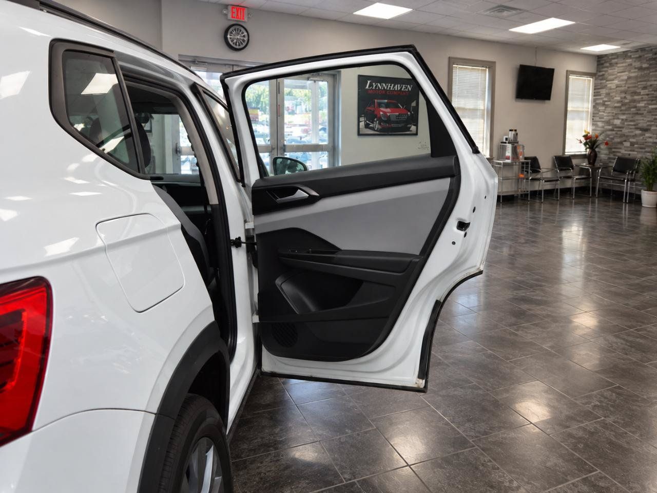 Used 2022 Volkswagen Taos S AWD/4WD image 19