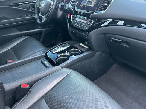 Used 2020 Honda Pilot Elite image 18
