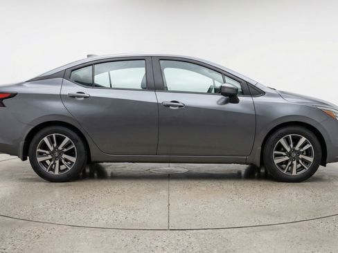Used 2025 Nissan Versa SV FWD image 11