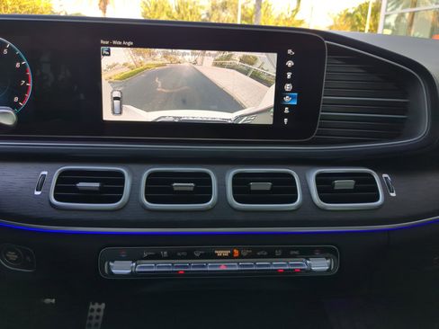 Used 2023 Mercedes-Benz GLS 580 4MATIC image 26