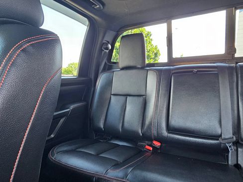 Used 2023 Nissan Titan PRO-4X w/ Pro-4x Convenience Package AWD/4WD image 24