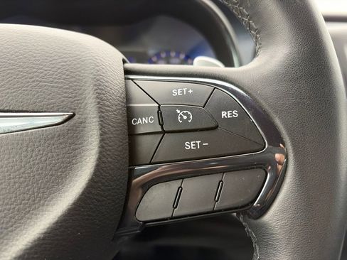 Used 2016 Chrysler 200 S FWD image 18
