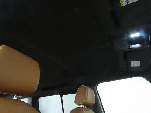 New 2025 Volkswagen ID. Buzz Pro S image 19