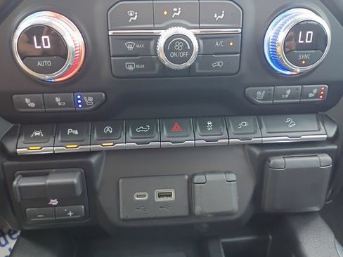 Used 2021 GMC Sierra 1500 AT4 w/ AT4 Value Package AWD/4WD image 33