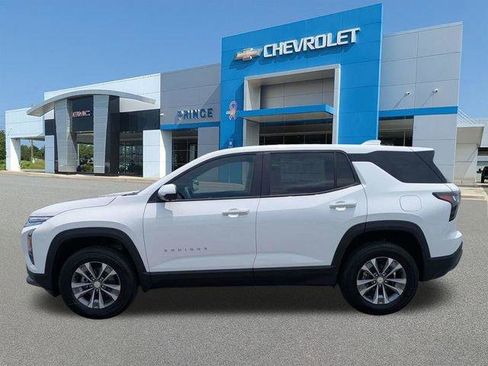 New 2026 Chevrolet Equinox LT w/ Convenience Package II FWD image 8