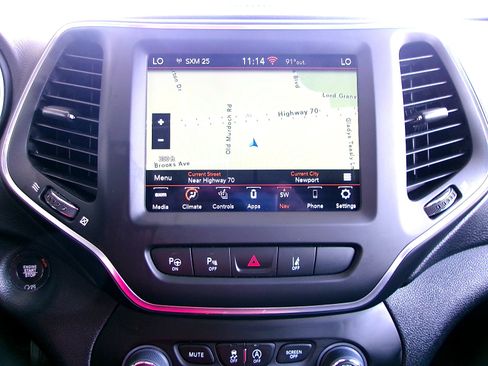 Used 2023 Jeep Cherokee Altitude Lux AWD/4WD image 17