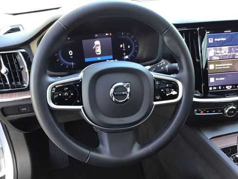 Certified 2025 Volvo V60 B5 Cross Country Plus image 18