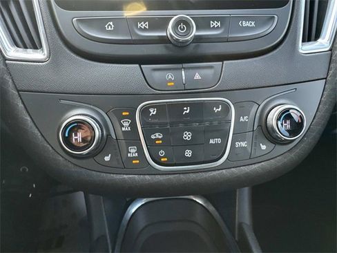 Used 2020 Chevrolet Malibu LT image 21