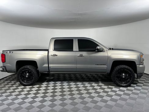 Used 2017 Chevrolet Silverado 1500 LT w/ All Star Edition AWD/4WD image 4