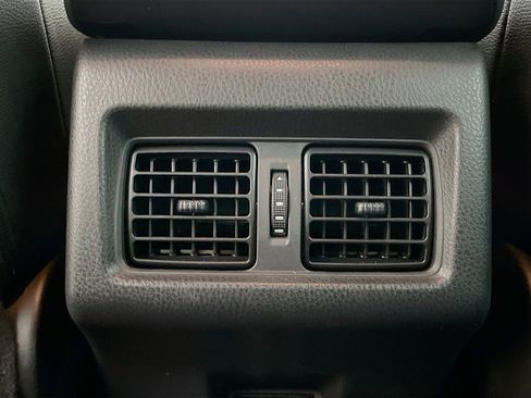 Used 2025 Toyota Camry SE w/ Convenience Package image 26