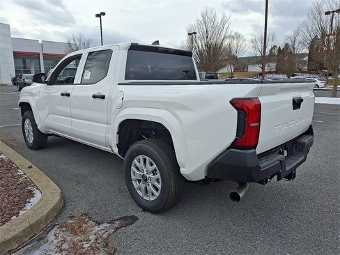 New 2025 Toyota Tacoma SR image 3