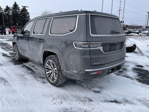 Used 2022 Jeep Grand Wagoneer Series III image 3