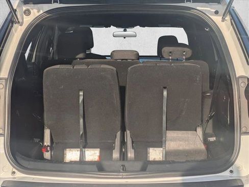 Used 2018 Ford Explorer XLT image 4