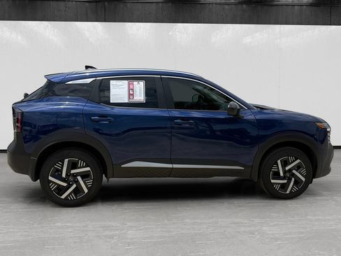 Used 2026 Nissan Kicks SV FWD image 6
