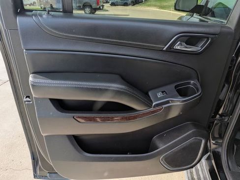 Used 2016 GMC Yukon XL SLT w/ Open Road Package AWD/4WD image 19