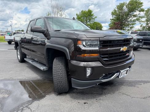 Used 2018 Chevrolet Silverado 1500 LT w/ All Star Edition AWD/4WD image 3