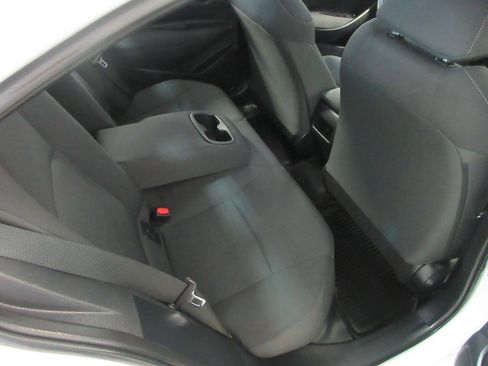 Used 2022 Toyota Corolla LE FWD image 16
