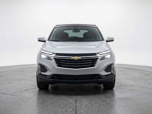 Used 2025 Chevrolet Equinox LT image 2