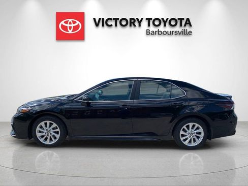 Used 2024 Toyota Camry SE FWD image 2